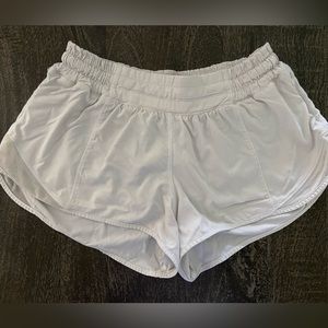 White Lululemon Hotty Hots Size 4